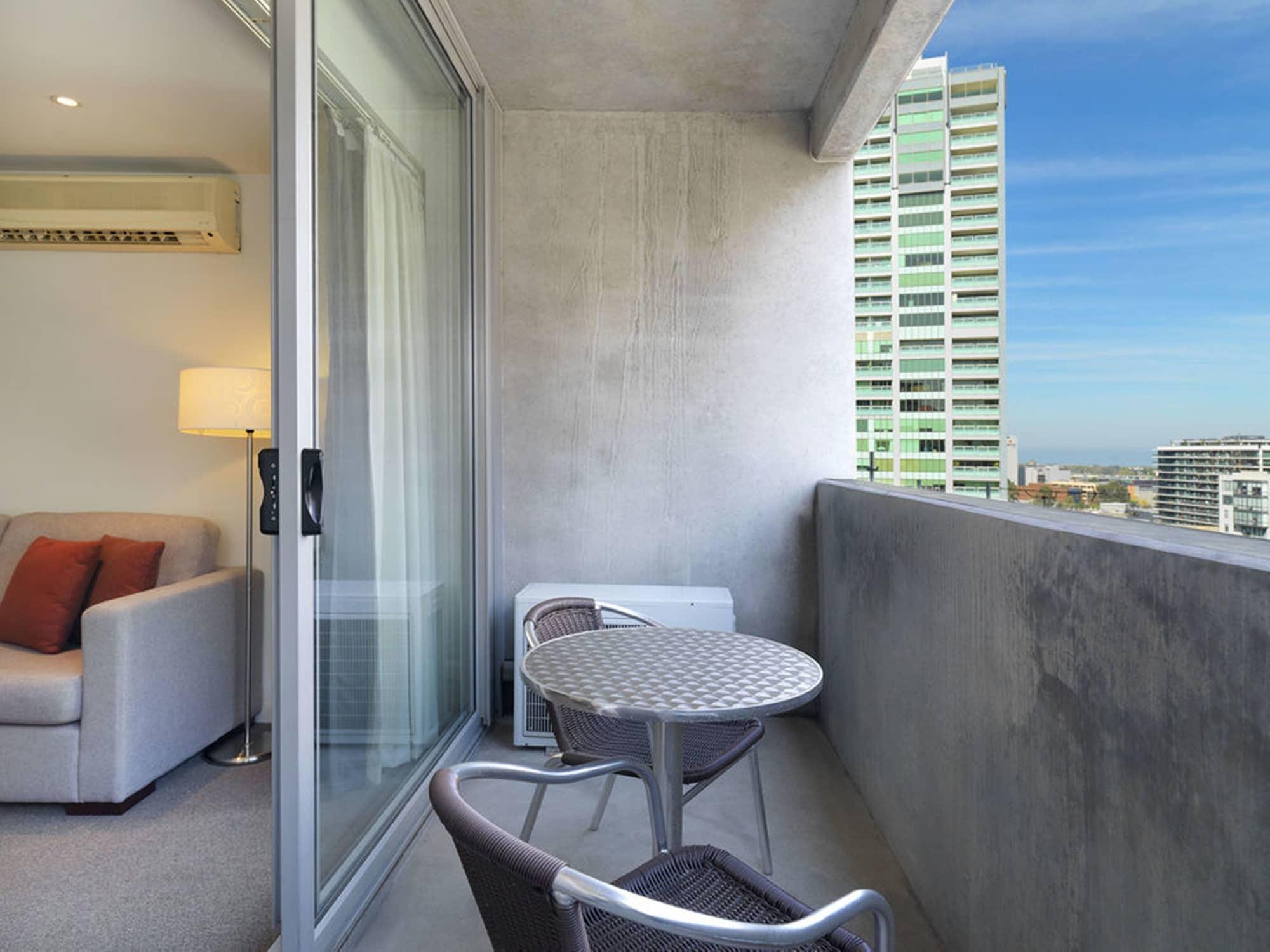 Quest On Dorcas Aparthotel Melbourne Exterior photo